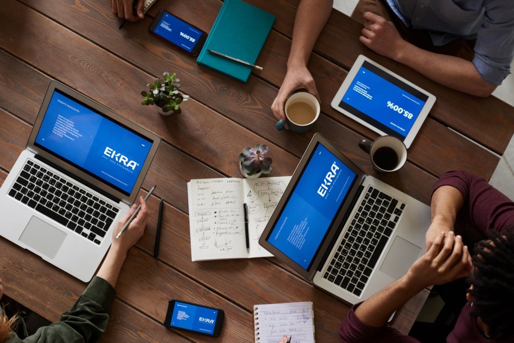 Il team di Ekra al lavoro su un nuovo progetto